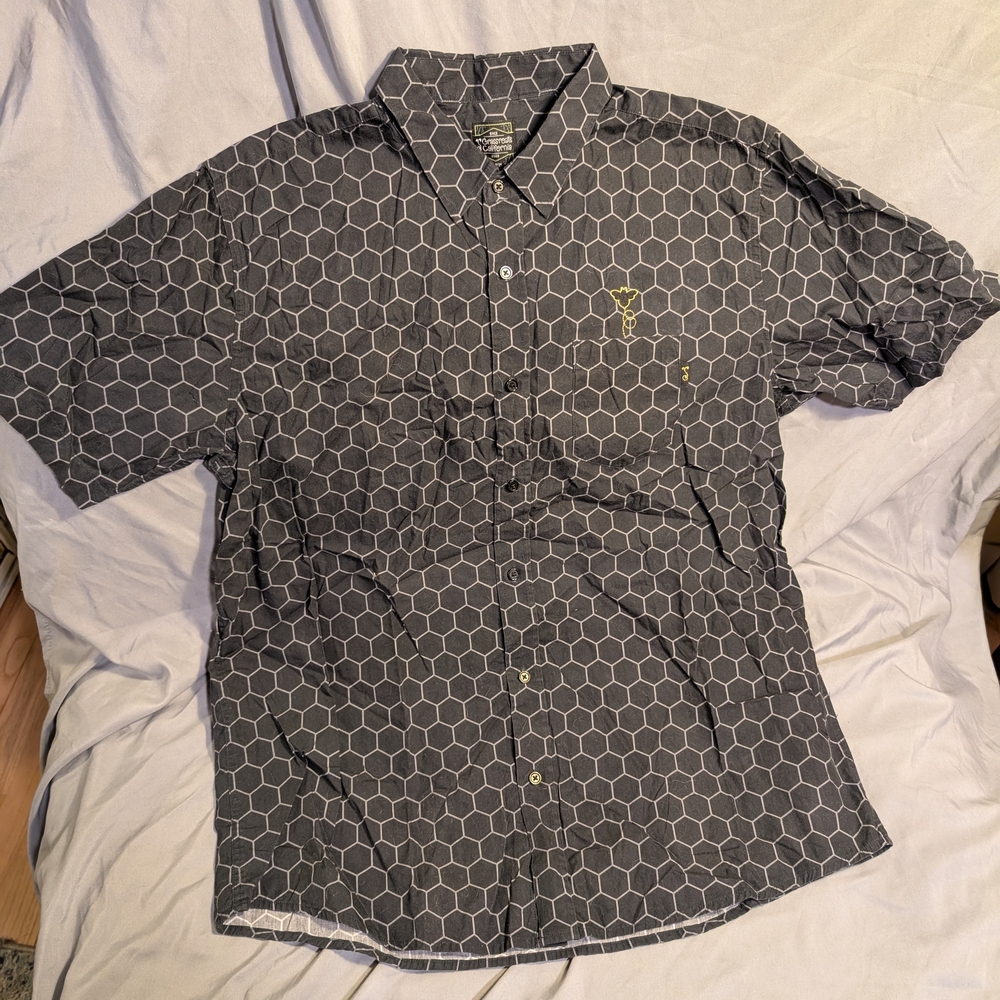 Grassroots California Geometric Pattern Button Down Shirt – Men’s Xtra Large